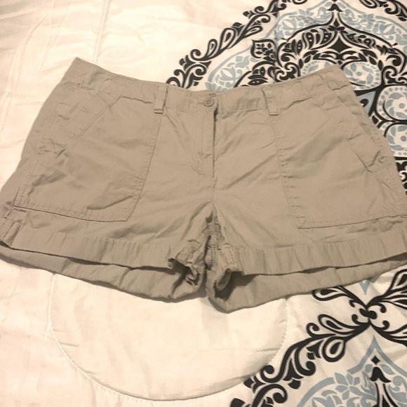 LOFT Pants - Loft outlet Cargo shorts size 10 previously ❤️